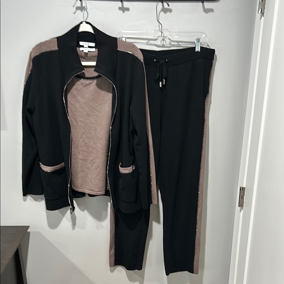 Chicos Stylish Black and Tan Women's Jumpsuit - Picture 1 of 4